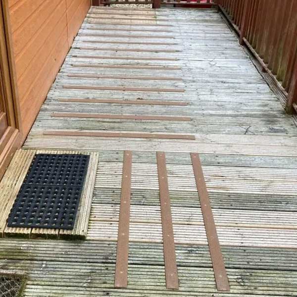 1000mm 50 Pieces GRP Anti Slip Decking Strips Free Drilling and Screws 