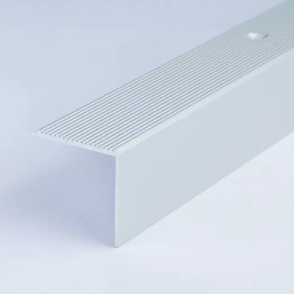 Anti Non Slip 30R Anodised 0.9m Long Aluminum Stair Edge Nosing Trim